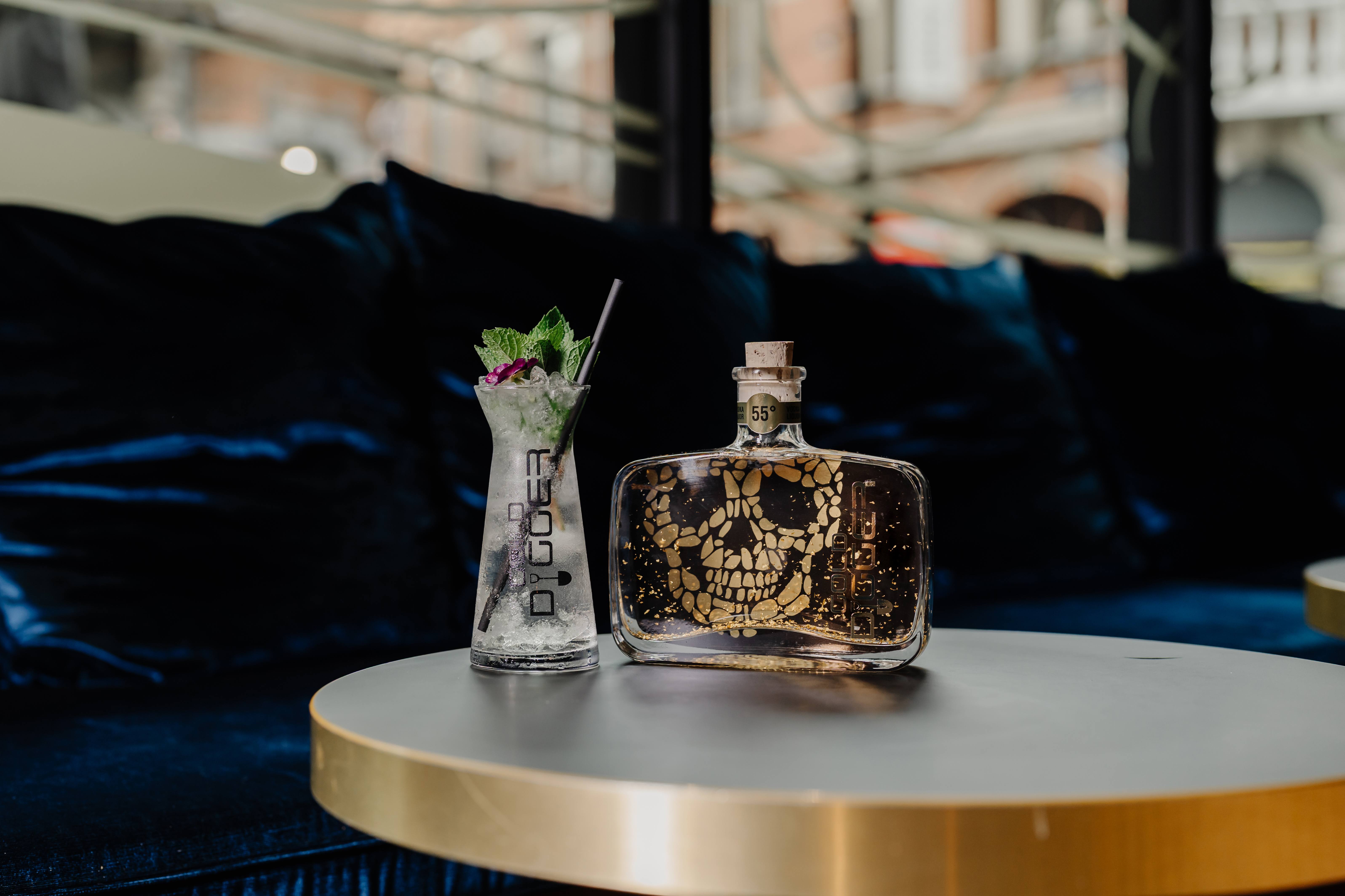 A true innovation. This premium vodka liqueur is elevated by delicate flakes of pure 23-karat gold that gently stroke the palate. An unprecedented encounter between power, the sweetness of vanilla, and the freshness of mandarin. 3