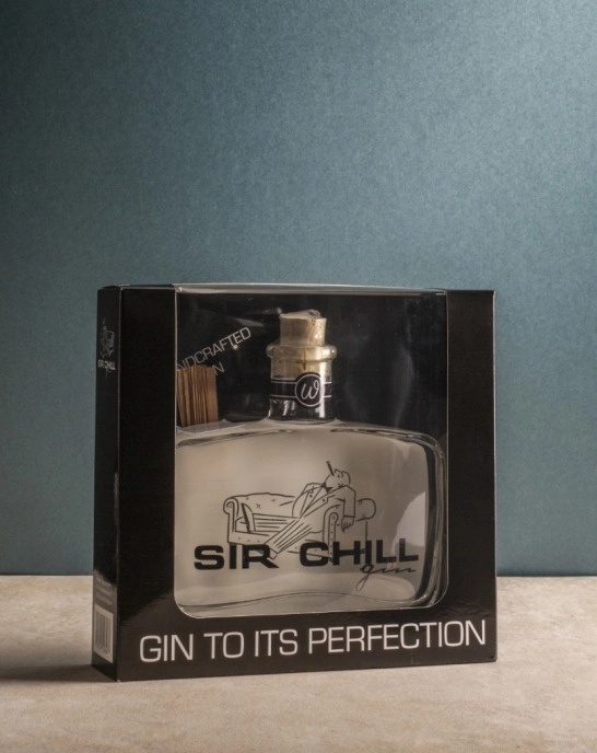 Wenn Sie einem Gin-Liebhaber eine Freude machen möchten, ist Sir Chill die richtige Wahl. Unsere einzigartigen Geschmackskombinationen und unsere durchdachte Herangehensweise garantieren den Erfolg Ihres Geschenks. Wir haben spezielle Verpackungen entwickelt, um unsere Getränke optimal zur Geltung zu bringen. Wählen Sie aus: Verpackungsarten:  Gin to its perfection  Geschenkset  Geschenkbox 4